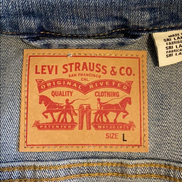 Levi’s Denim Jacket (size large) - Picture 2 of 2